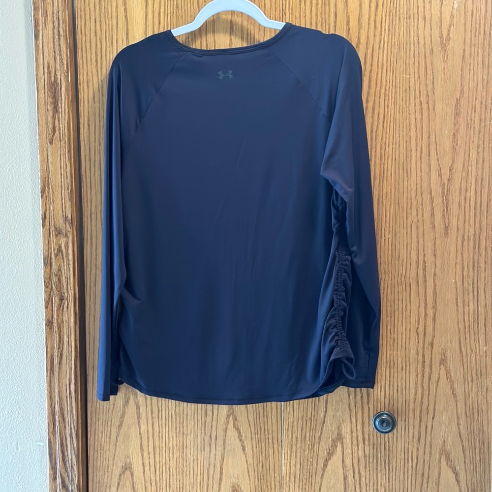 Under Armour Women's Long-Sleeve Crew Neck Top scrunch sides - black